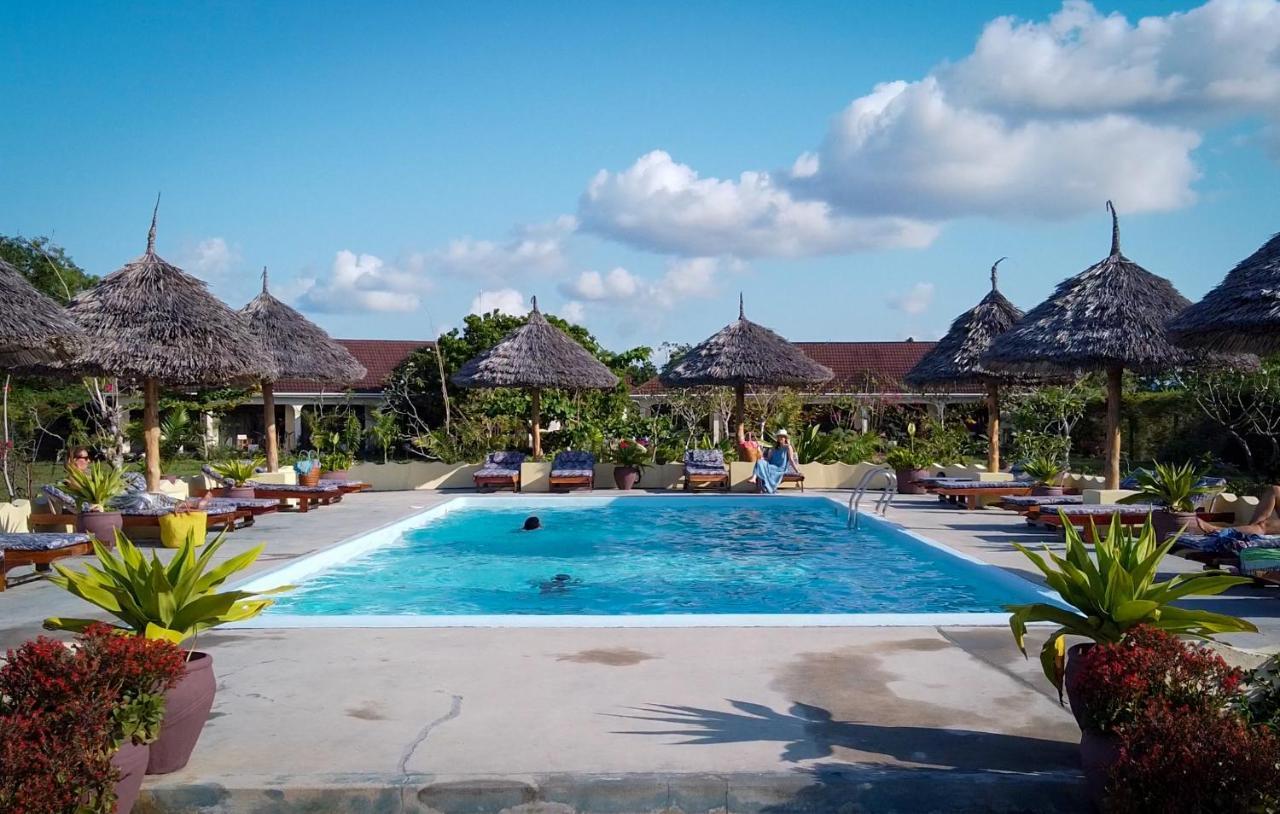 Butiama Bustani Hotel Килиндони Экстерьер фото