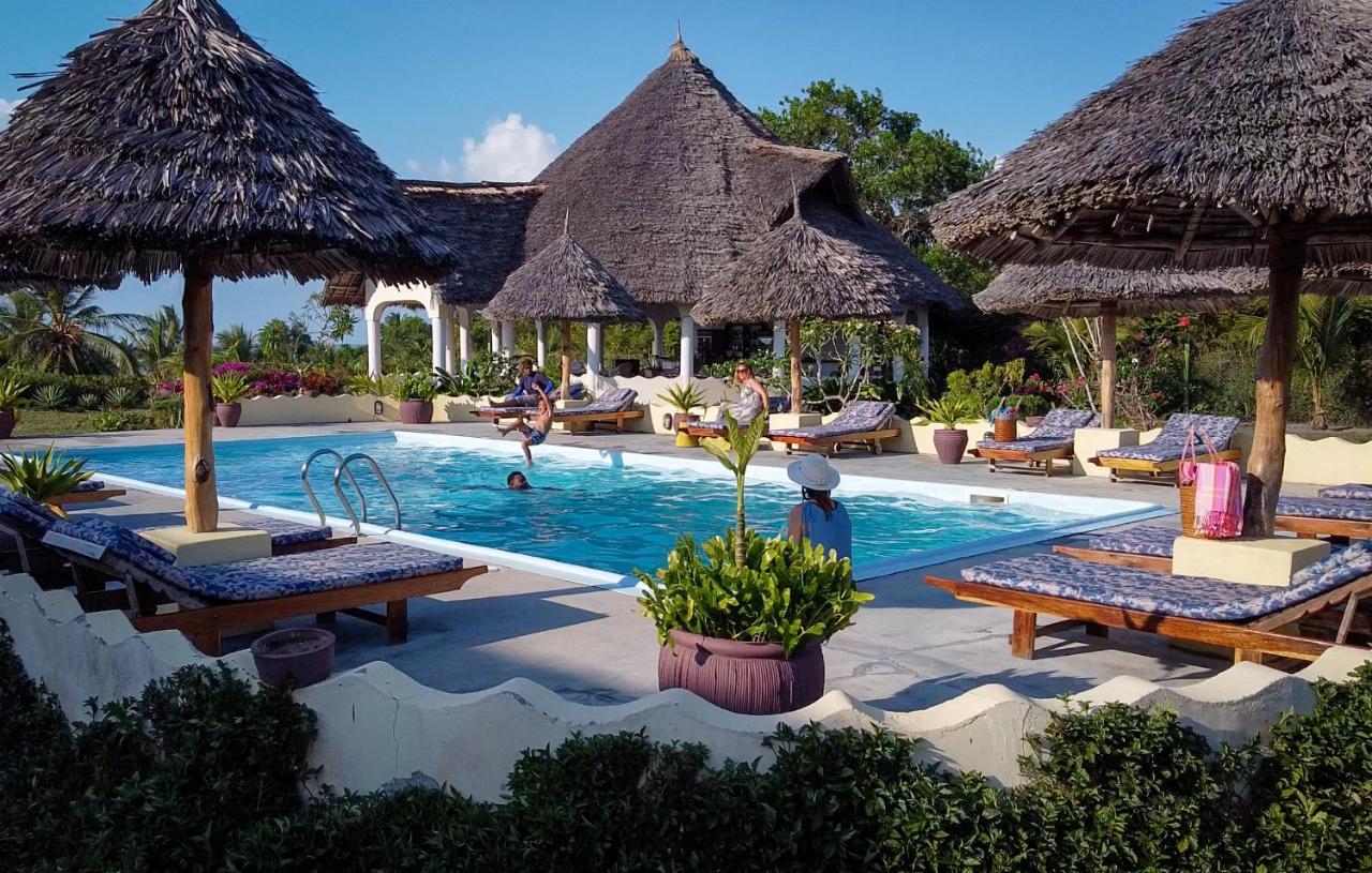 Butiama Bustani Hotel Килиндони Экстерьер фото